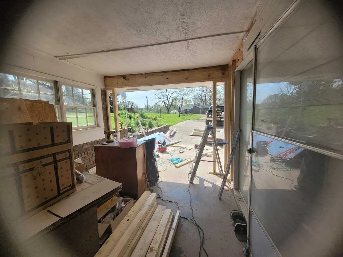 Air movers and dehumidifier for Drying & Dehumidification in Ottumwa